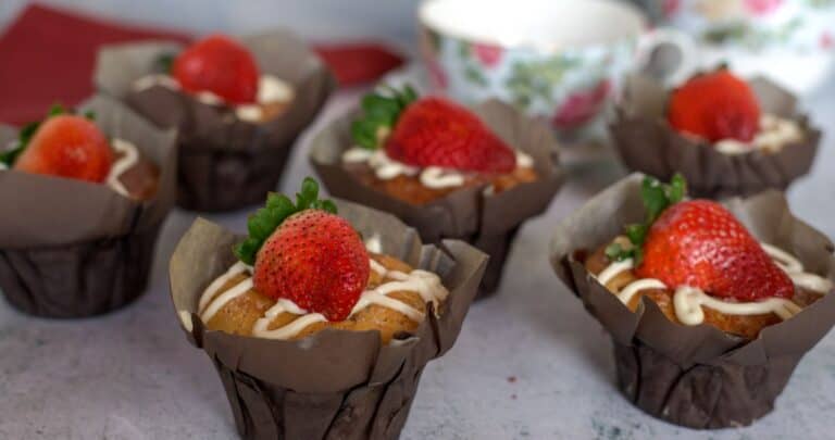 coconut flour strawberry muffins