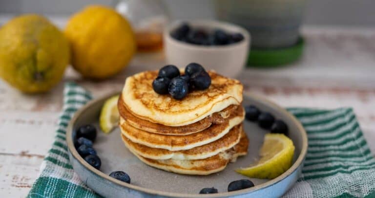 keto lemon ricotta pancakes