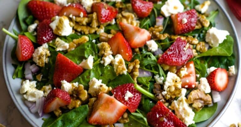 strawberry walnut salad